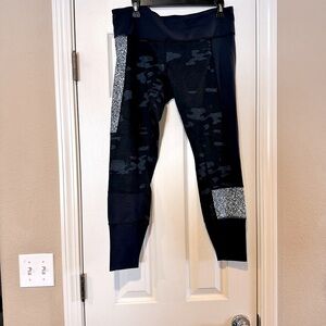 Camo patchwork ankle length leggings